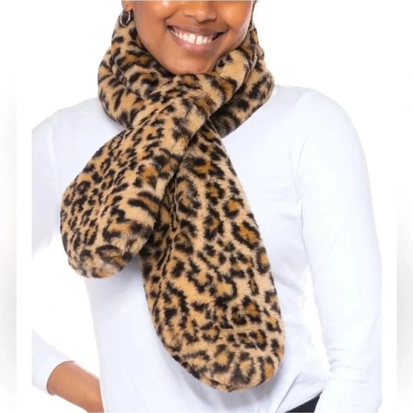Inc International Concepts Animal Print Faux Fur Pull-Through Scarf, NWT - Picture 2 of 5